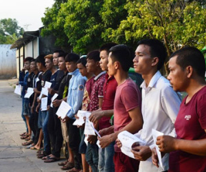 30 cảnh sát chặn hai nhóm thanh niên hẹn nhau hỗn chiến