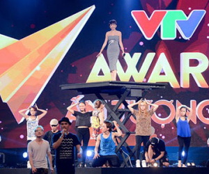 Tóc Tiên gợi cảm trong buổi tổng duyệt VTV Awards