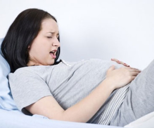 Vợ mắc “bệnh lạ” khi bầu bí khiến chồng khóc đứng khóc ngồi
