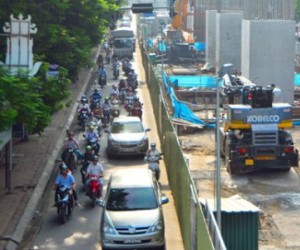 Công trường Nhổn-ga Hà Nội: “Không thi công nên trả đường cho dân”