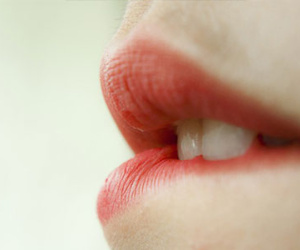 Luôn phải chủ động "xin" chồng mỗi khi muốn yêu