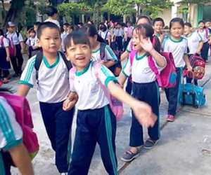 NGHỊCH LÝ: Bảo hiểm y tế cao hơn học phí