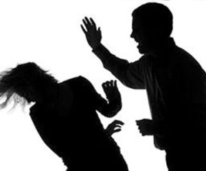 Choáng với những lý do vô cùng lãng xẹt khiến đàn ông đánh vợ
