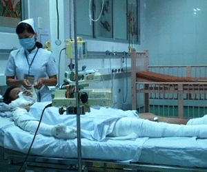 Bé gái bị mẹ tẩm xăng đốt: “Con tha thứ cho mẹ! Vì mẹ là mẹ của con!”