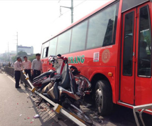 Hãng Phương Trang lên tiếng vụ tông xe trên cầu vượt Cây Gõ