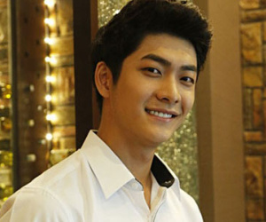 Kang Tae Oh úp mở về việc tham gia phần 2 "Tuổi thanh xuân"