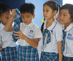 Mẹ chê cà vạt xấu, con bị đuổi học: Nhà trường nói gì?