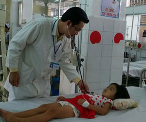 Sốt xuất huyết: Đừng để con chết vì nhập viện trễ