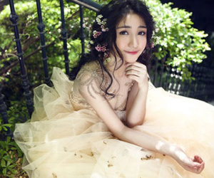 Ngắm Hòa Minzy gợi cảm trong hình tượng công chúa
