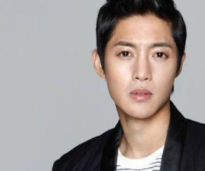 Cha đẻ lên tiếng về con rơi của Kim Hyun Joong