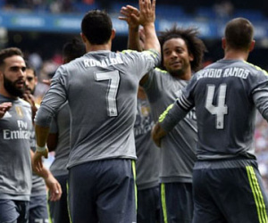 Ronaldo ghi năm bàn, phá kỷ lục của Raul