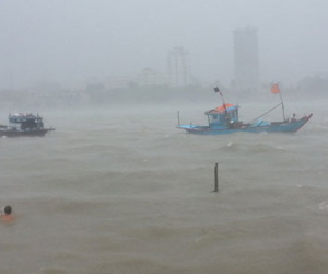 Bão số 3: Học sinh Đà Nẵng nghỉ học, nhiều tàu gặp nạn