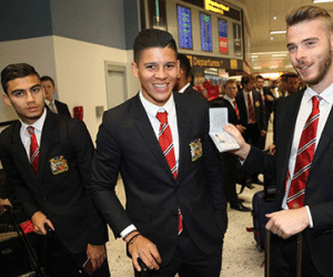 MU lên đường đá trận đầu ở Champions League mùa này