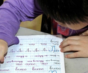 Con vào lớp 1, mẹ sốc nặng