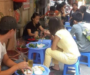 Quán bún đậu mắm tôm "đắt khách" của cô gái Hà Nội tốt nghiệp ĐH Luật