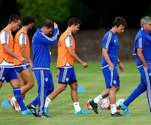 Thua liểng xiểng, sân tập Chelsea tắt tiếng cười