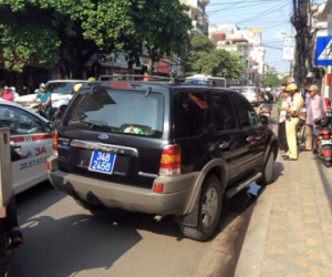 Vụ xe biển xanh náo loạn đường phố: Trần tình của lái xe