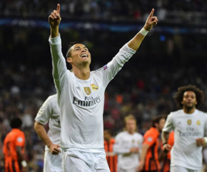 Ronaldo lập hat-trick, Real khởi đầu hoành tráng tại Champions League