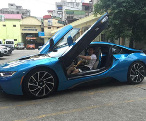 Thiếu gia 18 tuổi sở hữu BMW i8: "Tôi sống bình dân lắm"