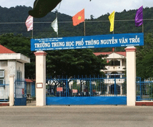 Học trò hỗn chiến giờ tan trường, một thanh niên chết