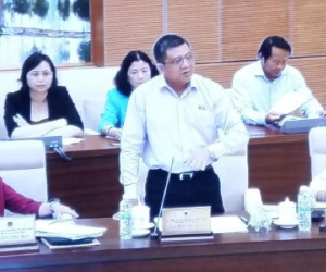 “Tại sao đụng tới cái gì cũng phải nộp phí?”