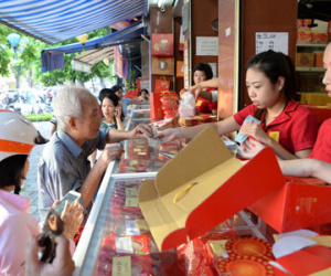 Bánh trung thu: "Nồng ấm ân tình, tôn vinh truyền thống"