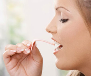 Các tác hại không ngờ nếu ăn nhiều kẹo cao su