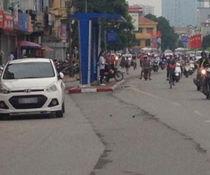 Hà Nội: Người đàn ông nhặt rác bị côn đồ đánh dã man giữa phố