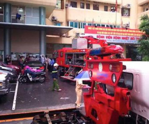 Khống chế thanh niên nghi "ngáo đá" gây náo loạn Bệnh viện Nhiệt đới