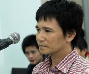 Nghiện phim đen, “yêu râu xanh” giở trò đồi bại với 2 con gái của bạn