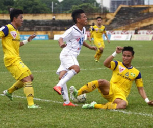 Quế Ngọc Hải bị treo giò 3 tháng, tính từ đầu V-League 2016