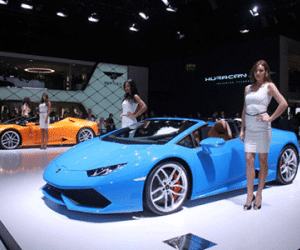 Mê mẩn dàn chân dài tại Triển lãm xe Frankfurt 2015