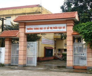 Yêu cầu nhà trường báo cáo vụ phụ huynh bị “bêu tên”