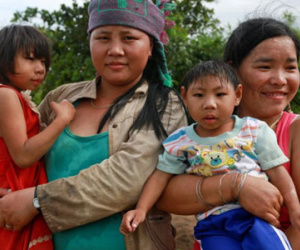 Nỗi lòng của người cha 2 chị em "giống khỉ"