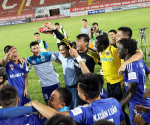Chuyên gia Vũ Mạnh Hải: "V-League 2015 buồn hơn vui"
