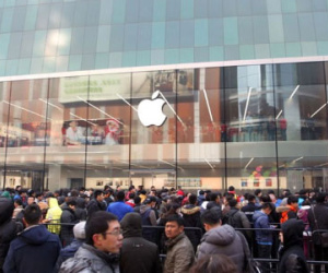 Đàn ông Trung Quốc được kêu gọi hiến tinh trùng mua iPhone 6S