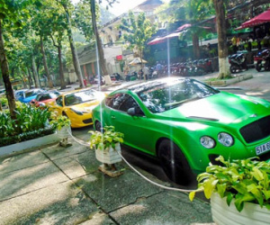 4 xe thể thao sặc sỡ tại Sài Gòn