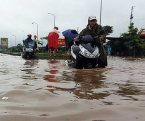 Nhiều khu vực Hà Nội ngập nặng sau mưa lớn