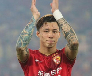 Xác nhận tới Chelsea, "Sergio Ramos của Trung Quốc" lại gia nhập Real Madrid