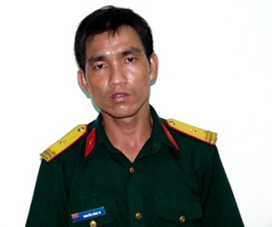 "Thánh nổ" khoác áo quân phục lừa tiền "chạy việc" như thế nào?