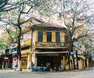 Vì sao các biệt thự cổ lại đều được sơn màu vàng?