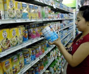 Giá sữa không chỉ phụ thuộc nguyên liệu nước ngoài