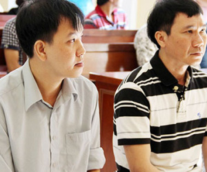 Hoãn xử vụ dùng nhục hình ở miền Tây