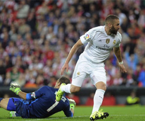 Người hùng Benzema giúp Real soán ngôi đầu Liga