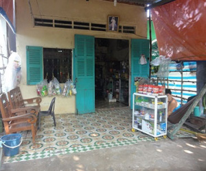 Ghen tuông vô cớ, người vợ trẻ "ra tay" với chồng