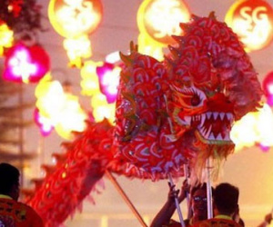 Đèn lồng, hình nộm thắp sáng đường phố châu Á dịp Trung thu