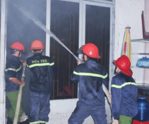 Bến Tre: Cháy nhà thiêu rụi tài sản, chủ nhân trắng tay