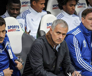 Chelsea bết bát, Abramovich "nổi điên" với Mourinho?