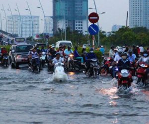Dự báo TP.HCM ngập nhiều nơi vào giờ cao điểm