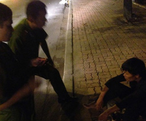 Thanh niên có vết thương hoại tử: "Ăn xin để có tiền hút chích"